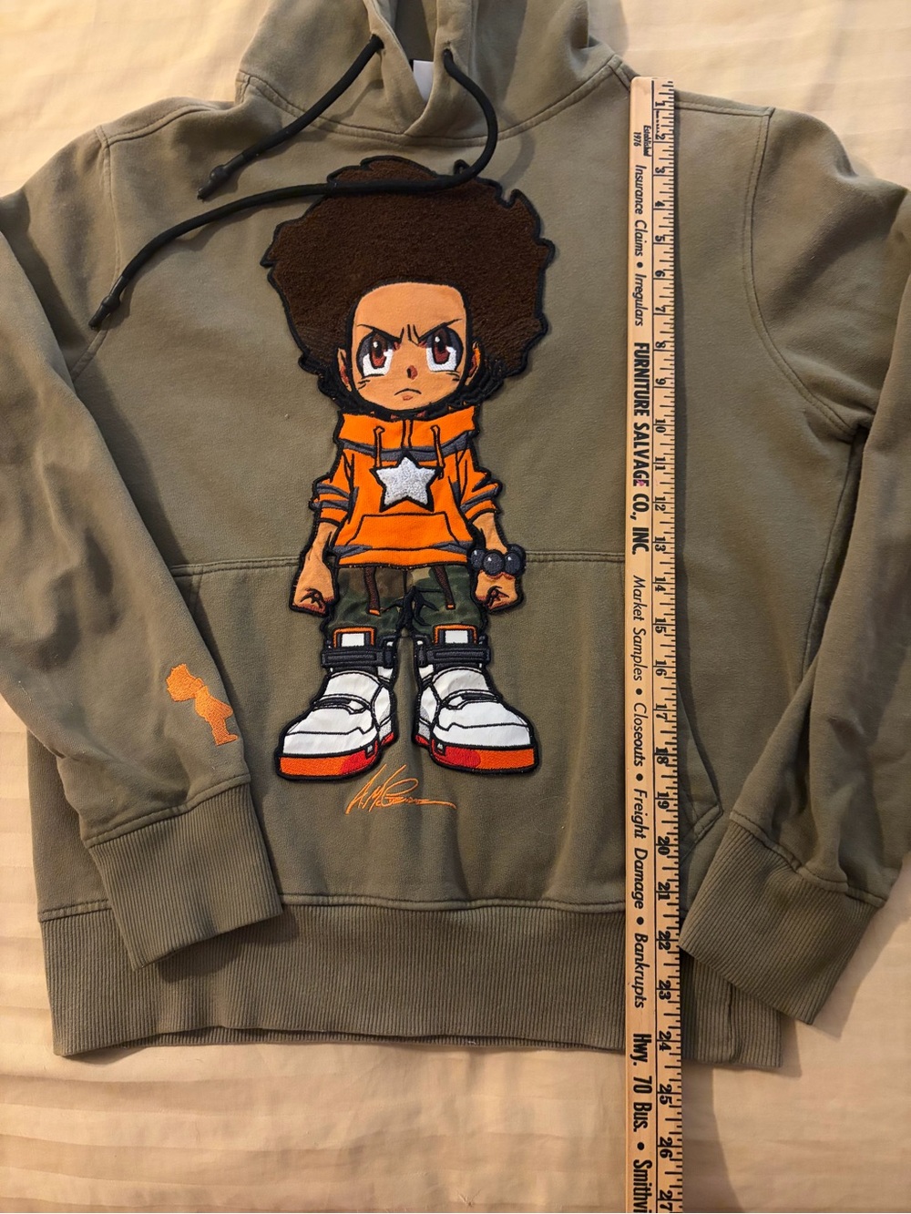 The Boondocks Riley Huey deKryptic Men's Brown Hoodie Size S Chenille Patch - Picture 8 of 9